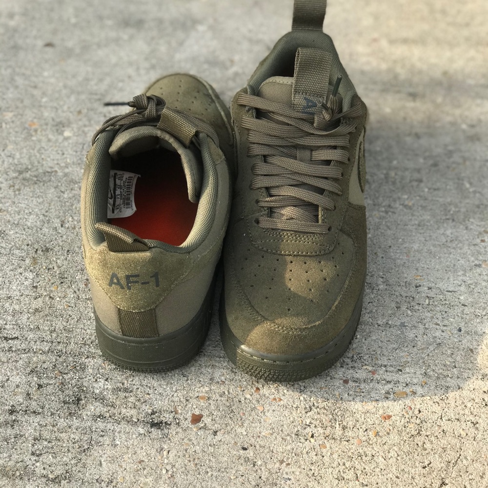Nike AF-1 low’s Olive green mens 8.5